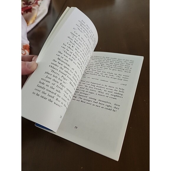 Vtg An American Tail Fievel Goes West Fievel To The Rescue Paperback Book 1991 - Picture 10 of 13